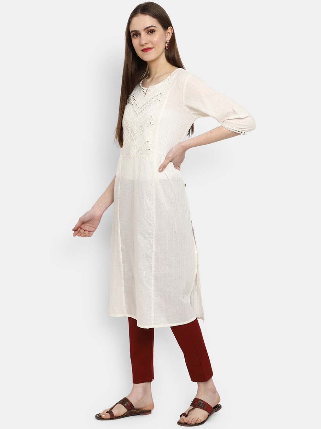 

V-Mart Women White Embroidered Chikankari Kurta