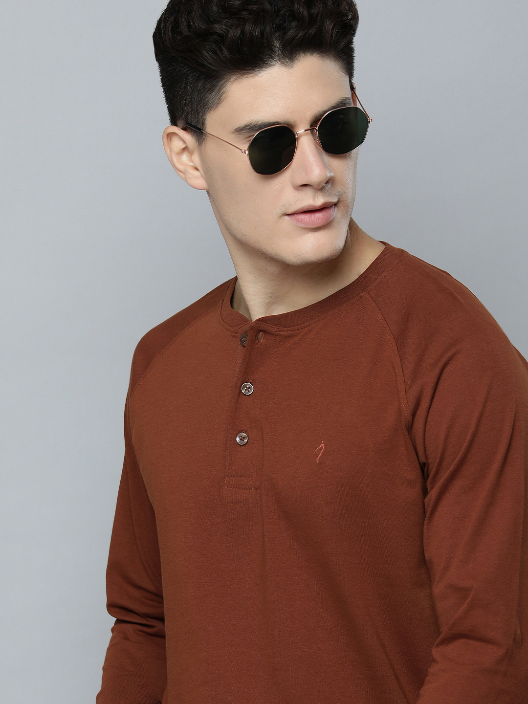 

Indian Terrain Men Maroon Henley Neck Pure Cotton Slim Fit T-shirt