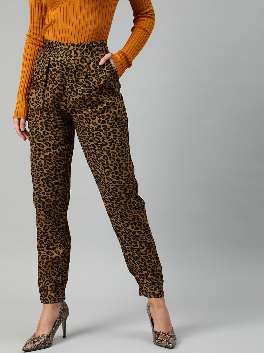 

Sera Women Brown Animal Printed Pleated Trousers