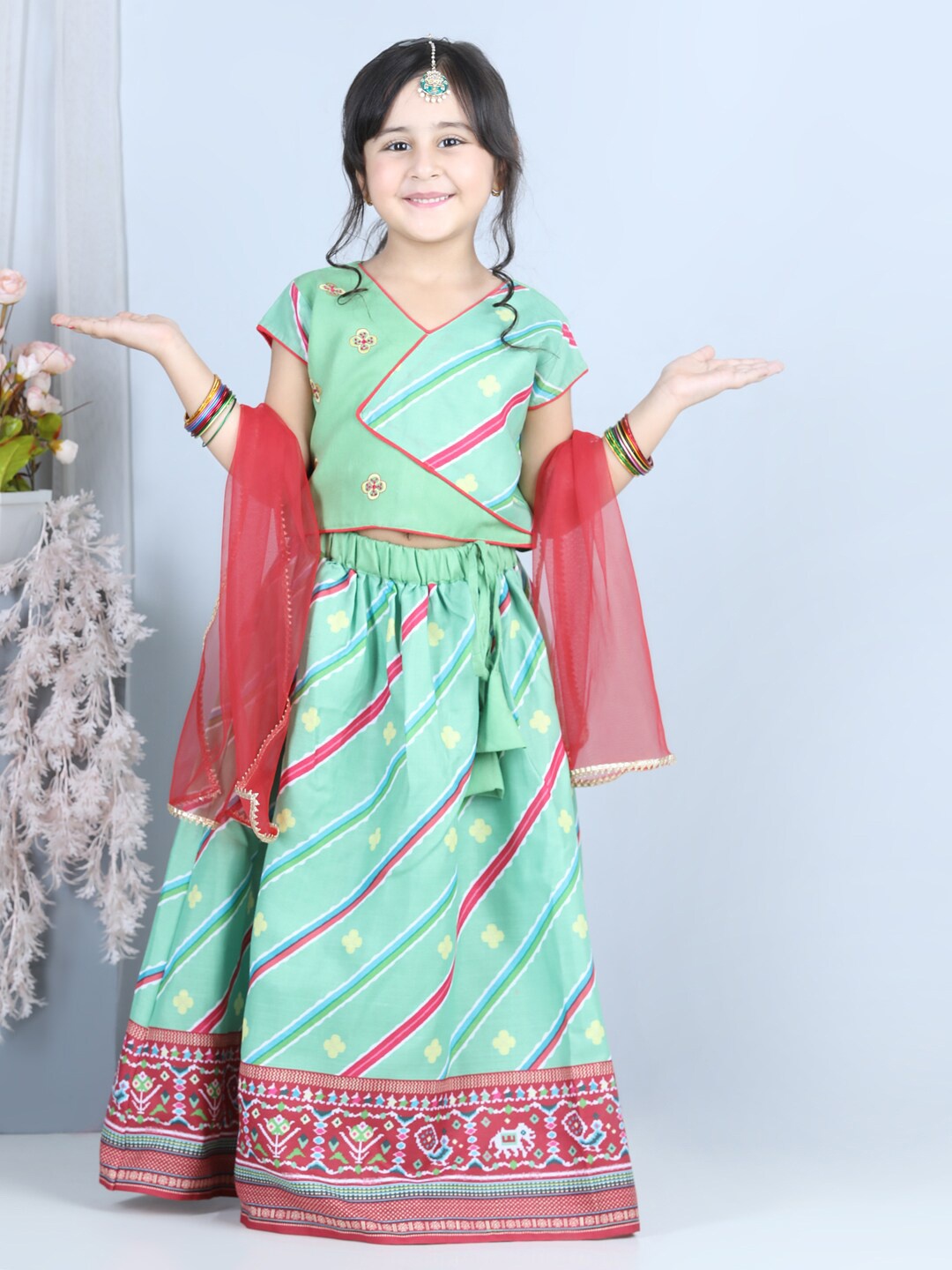

Kinder Kids Girls Printed Ready to Wear Lehenga & Blouse With Dupatta, Green