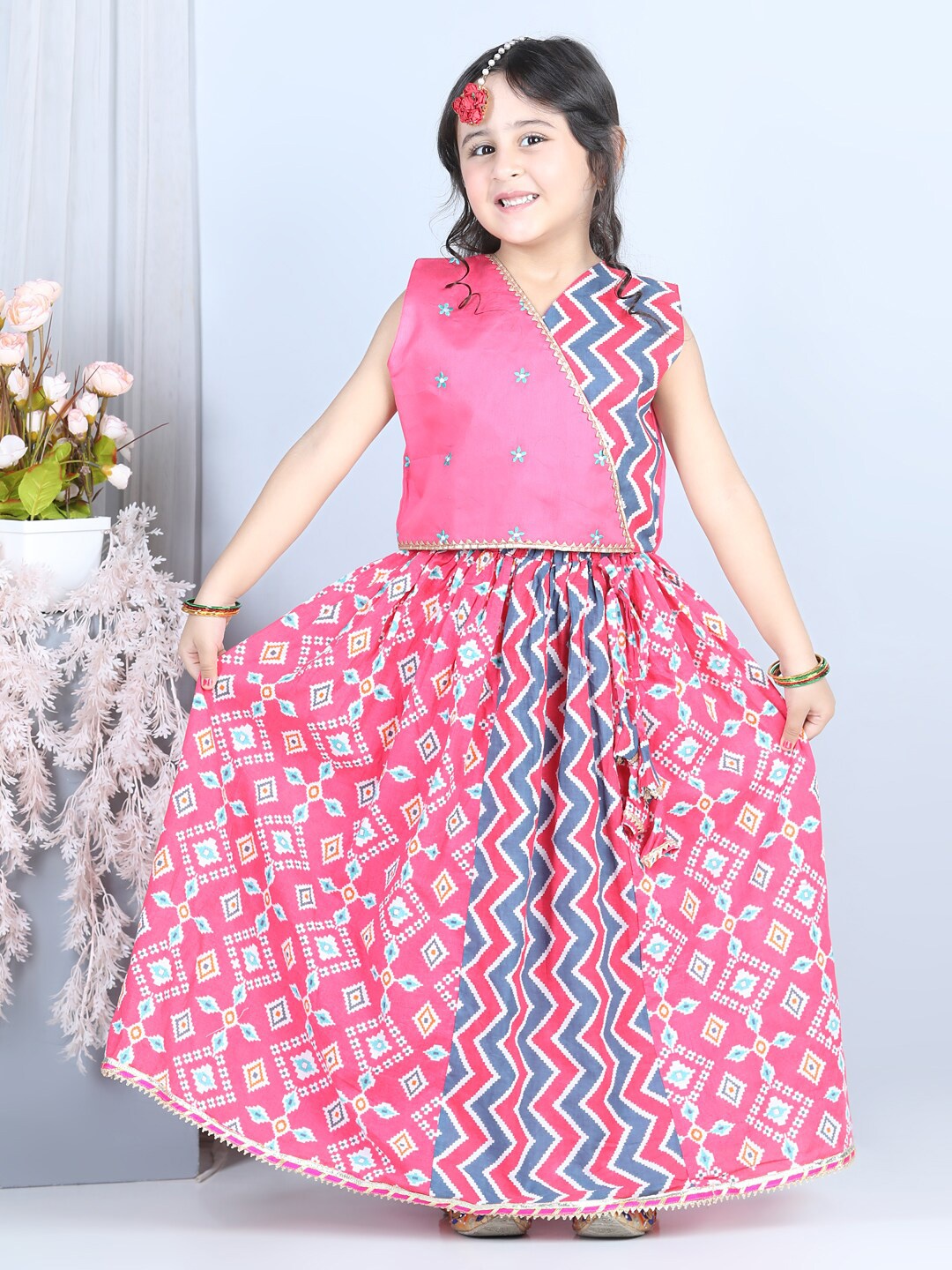 

Kinder Kids Girls Printed Ready to Wear Lehenga & Choli, Pink