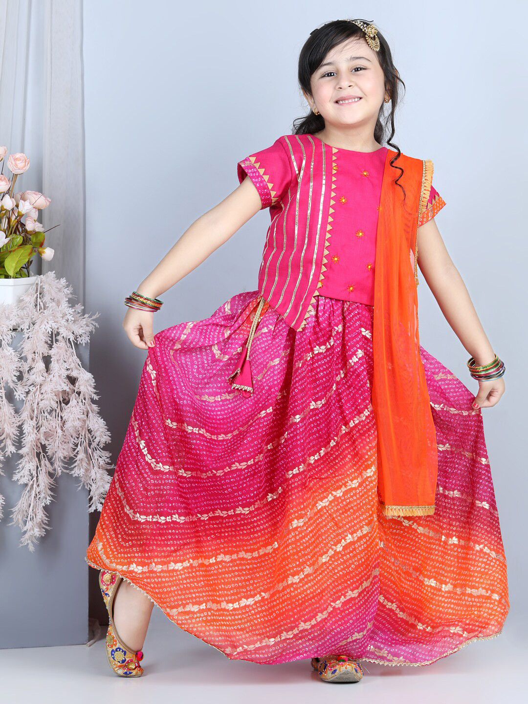 

Kinder Kids Girls Printed Ready to Wear Lehenga & Blouse With Dupatta, Pink