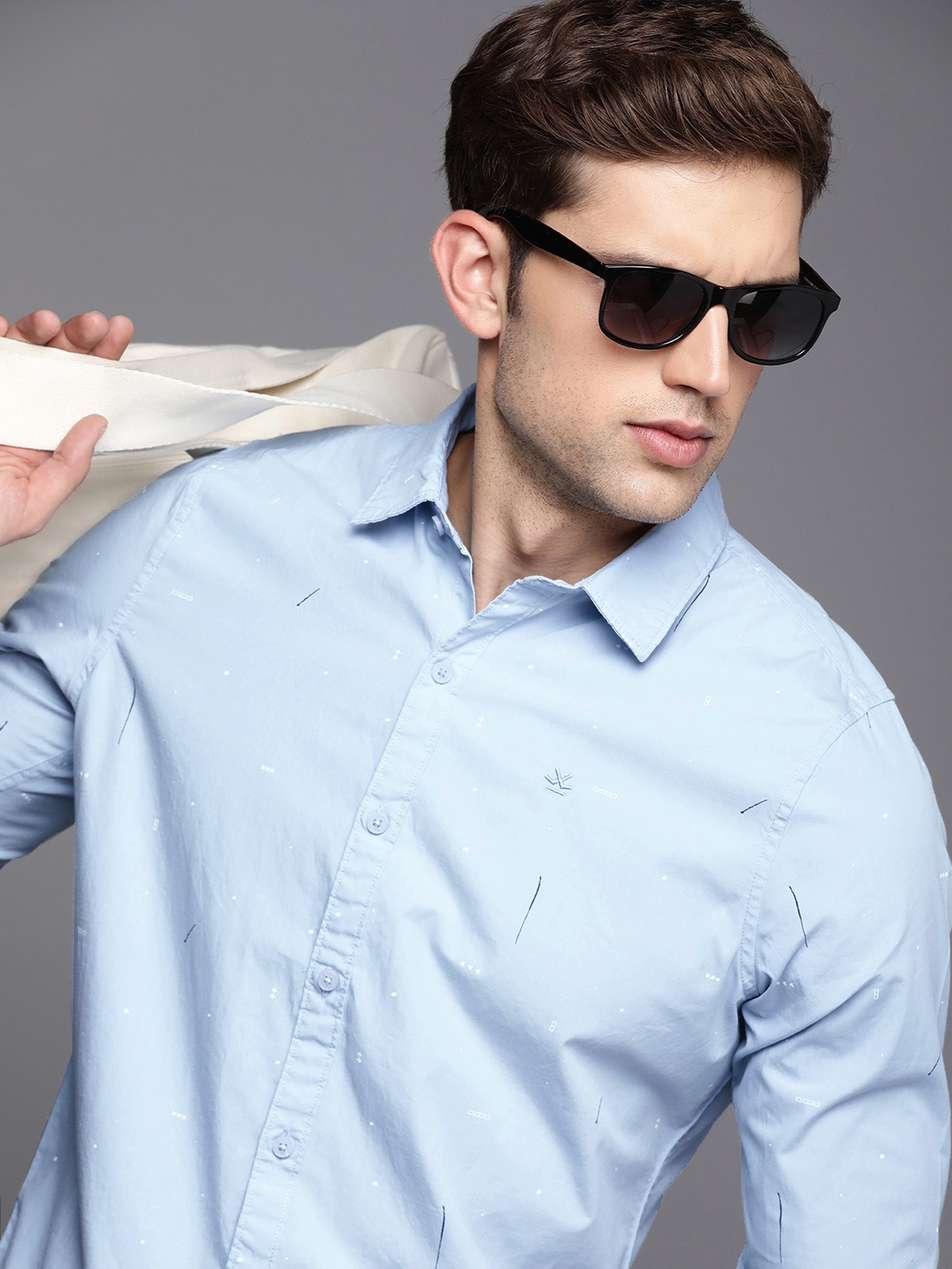 

WROGN Slim Fit Geometric Printed Pure Cotton Casual Shirt, Blue