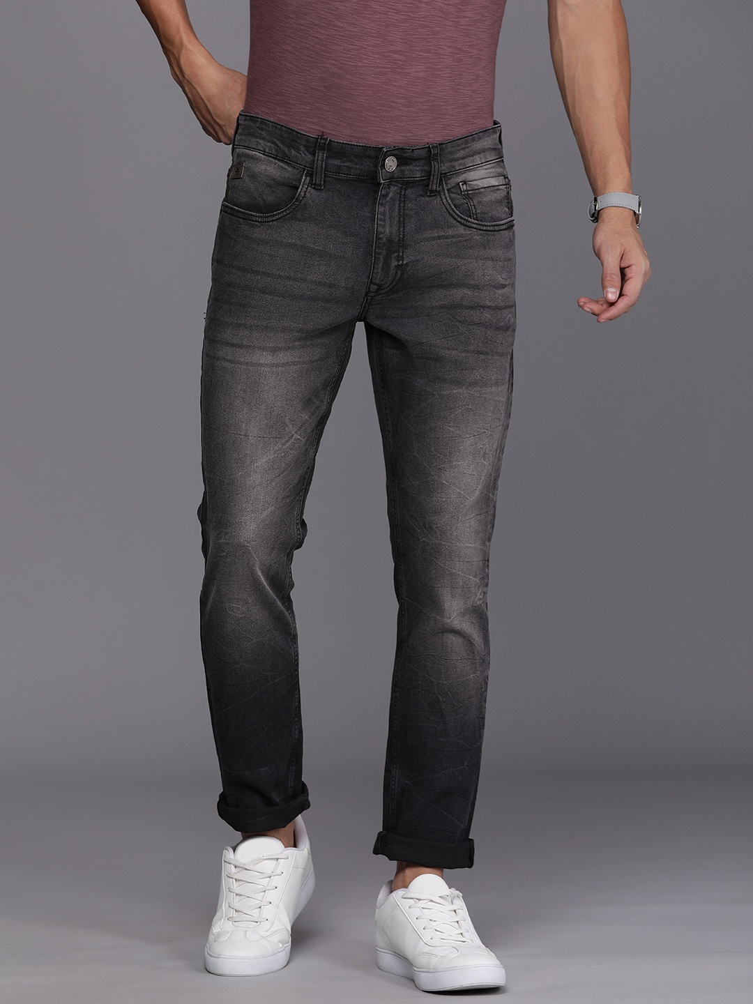 

WROGN Men Mid-Rise Slim Fit Heavy Fade Stretchable Jeans, Black