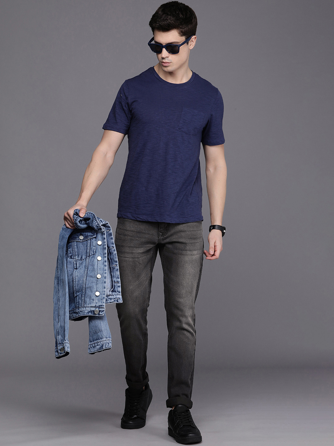 

WROGN Men Slim Fit Heavy Fade Stretchable Jeans, Charcoal
