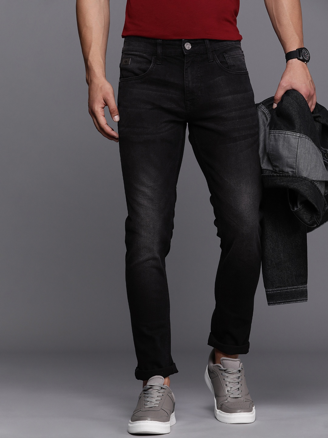 

WROGN Men Slim Fit Light Fade Stretchable Jeans, Black