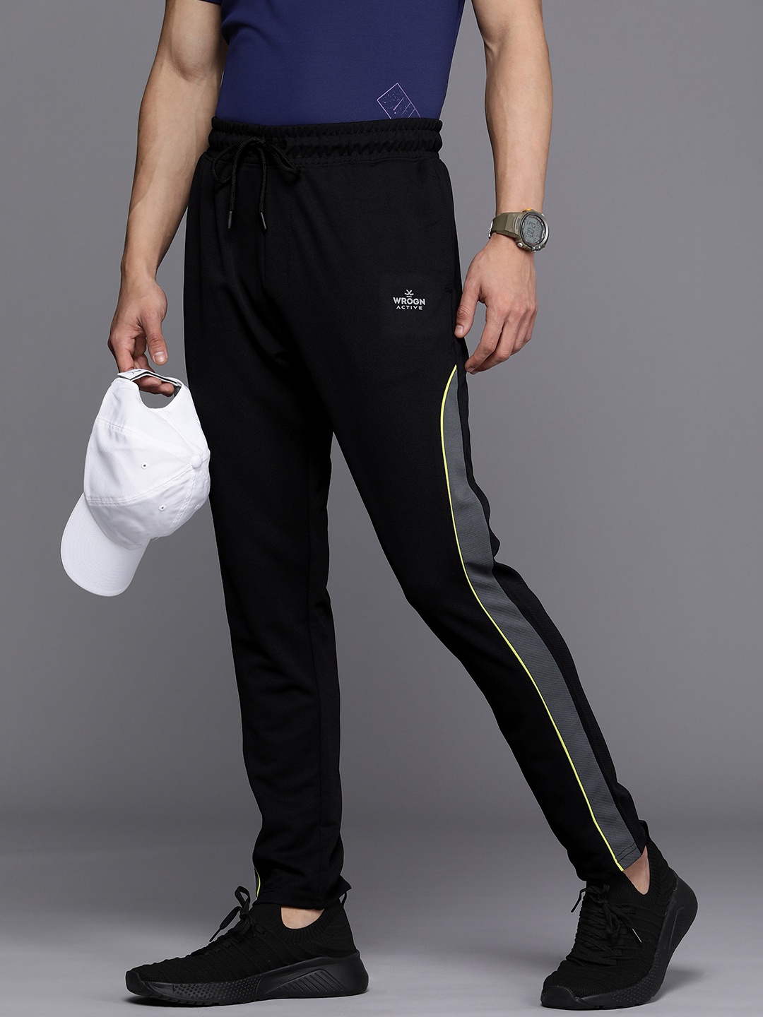 

WROGN ACTIVE Men Dry Pro Colourblocked Mid Rise Knitted Sports Track Pants, Black