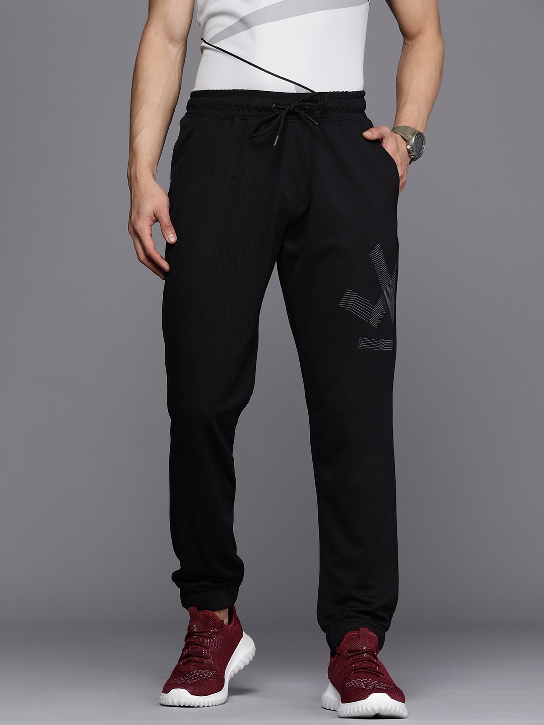 

WROGN ACTIVE Men Dry Pro Brand Logo Printed Mid Rise Knitted Sports Jogger, Black