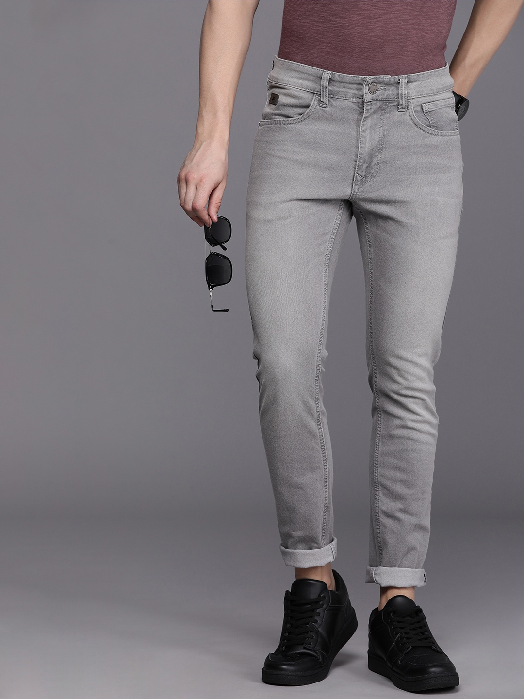

WROGN Men Grey Skinny Fit Light Fade Stretchable Jeans