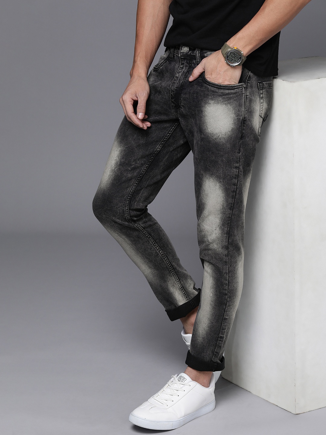 

WROGN Men Mid-Rise Slim Fit Heavy Fade Stretchable Jeans, Charcoal
