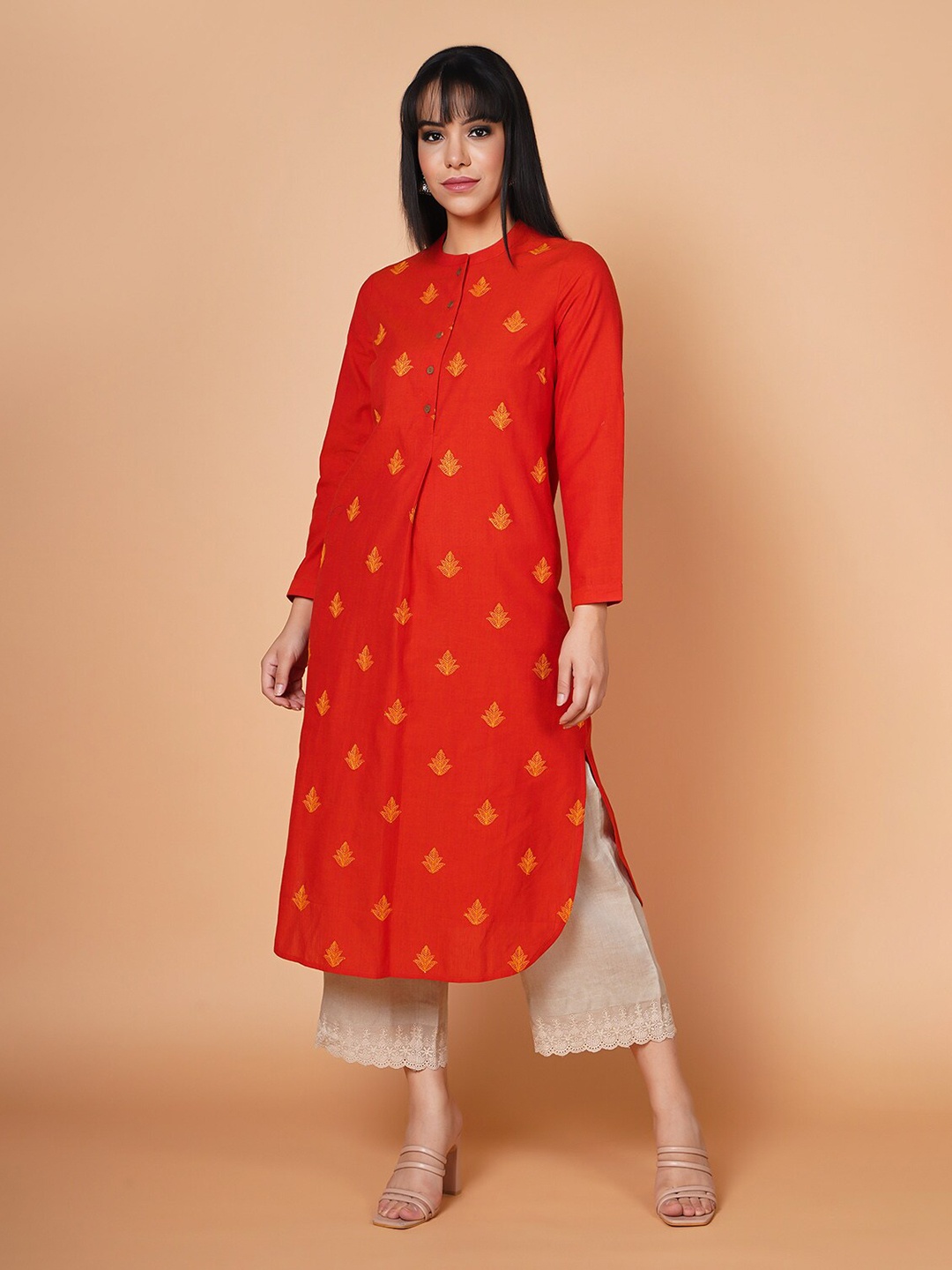 

BARARA ETHNIC Ethnic Motifs Embroidered Thread Work Pure Cotton Kurta, Red