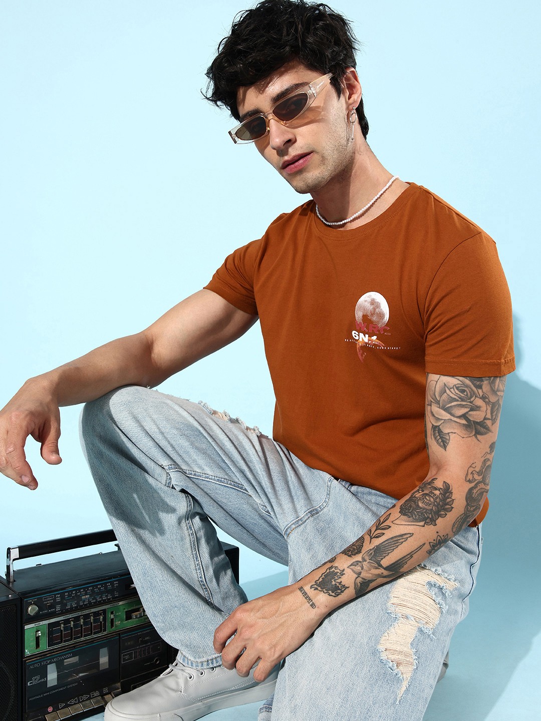 

WROGN Rust Red Graphic Printed Pure Cotton Summer Snapshot Slim Fit T-shirt