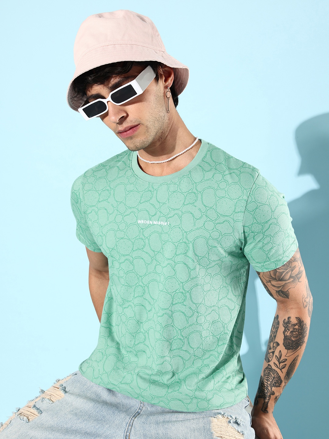 

WROGN Men Mint Green Abstract Printed Pure Cotton Slim Fit Pastel Bars T-shirt