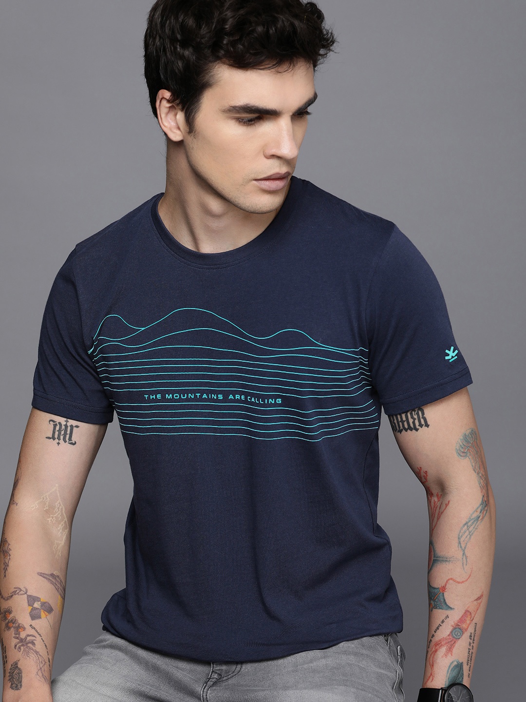 

WROGN Men Pure Cotton Striped Slim Fit T-shirt, Navy blue