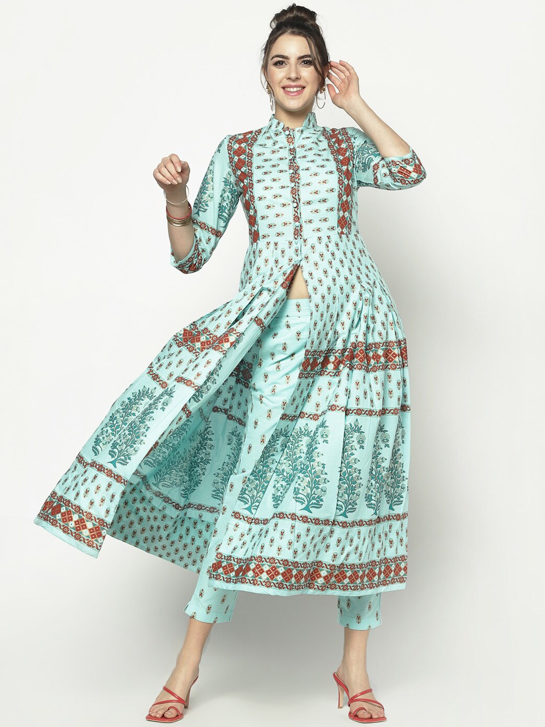 

Sera Women Blue Geometric Printed Flared Sleeves Mirror Work Anarkali Kurta