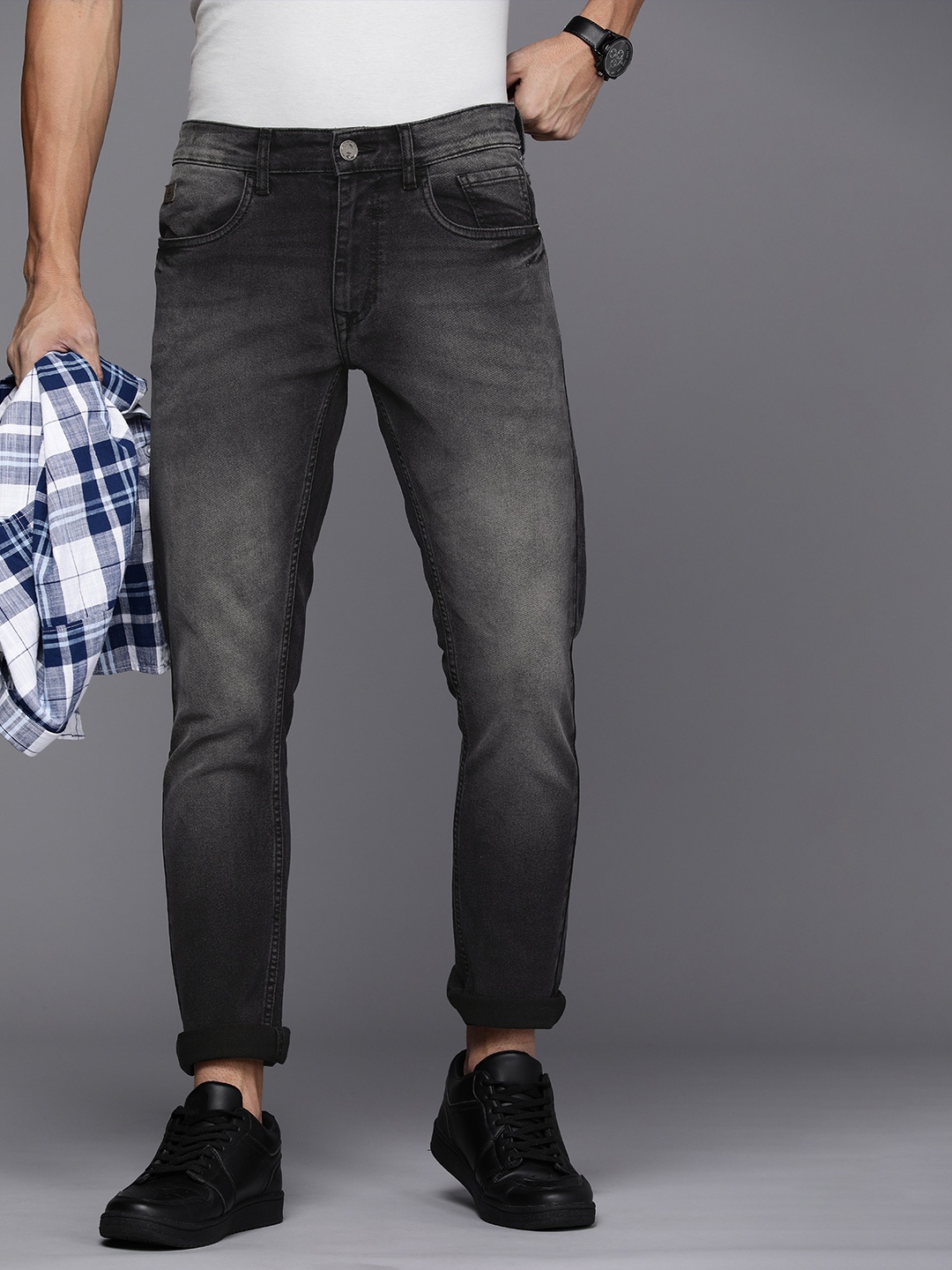 

WROGN Men Slim Fit Heavy Fade Stretchable Jeans, Charcoal