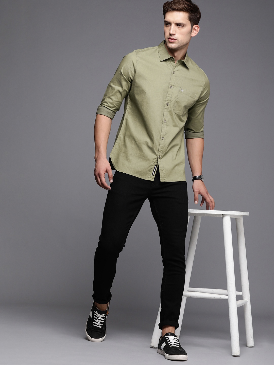 

WROGN Solid Slim Fit Pure Cotton Casual Shirt, Olive