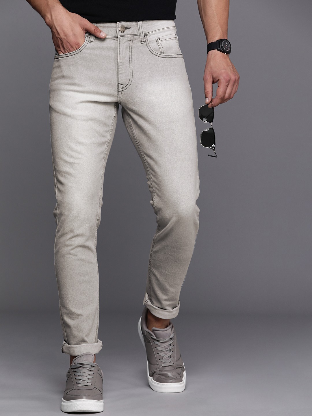 

WROGN Men Slim Fit Heavy Fade Stretchable Jeans, Grey