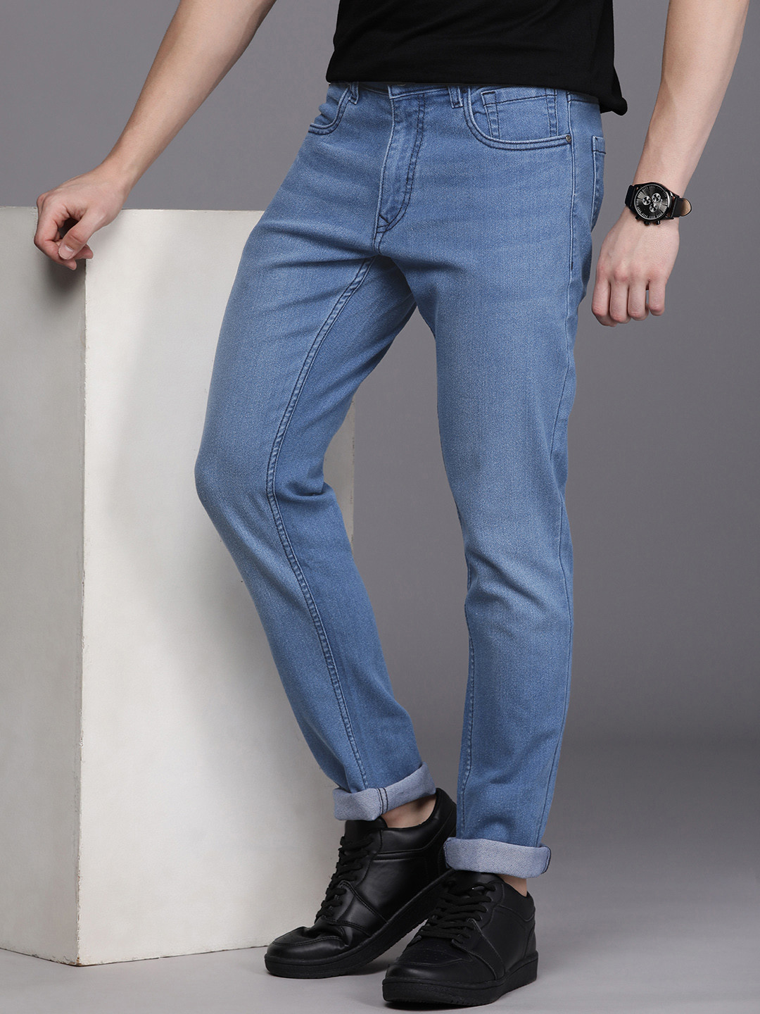 

WROGN Men Slim Fit Light Fade Stretchable Jeans, Blue