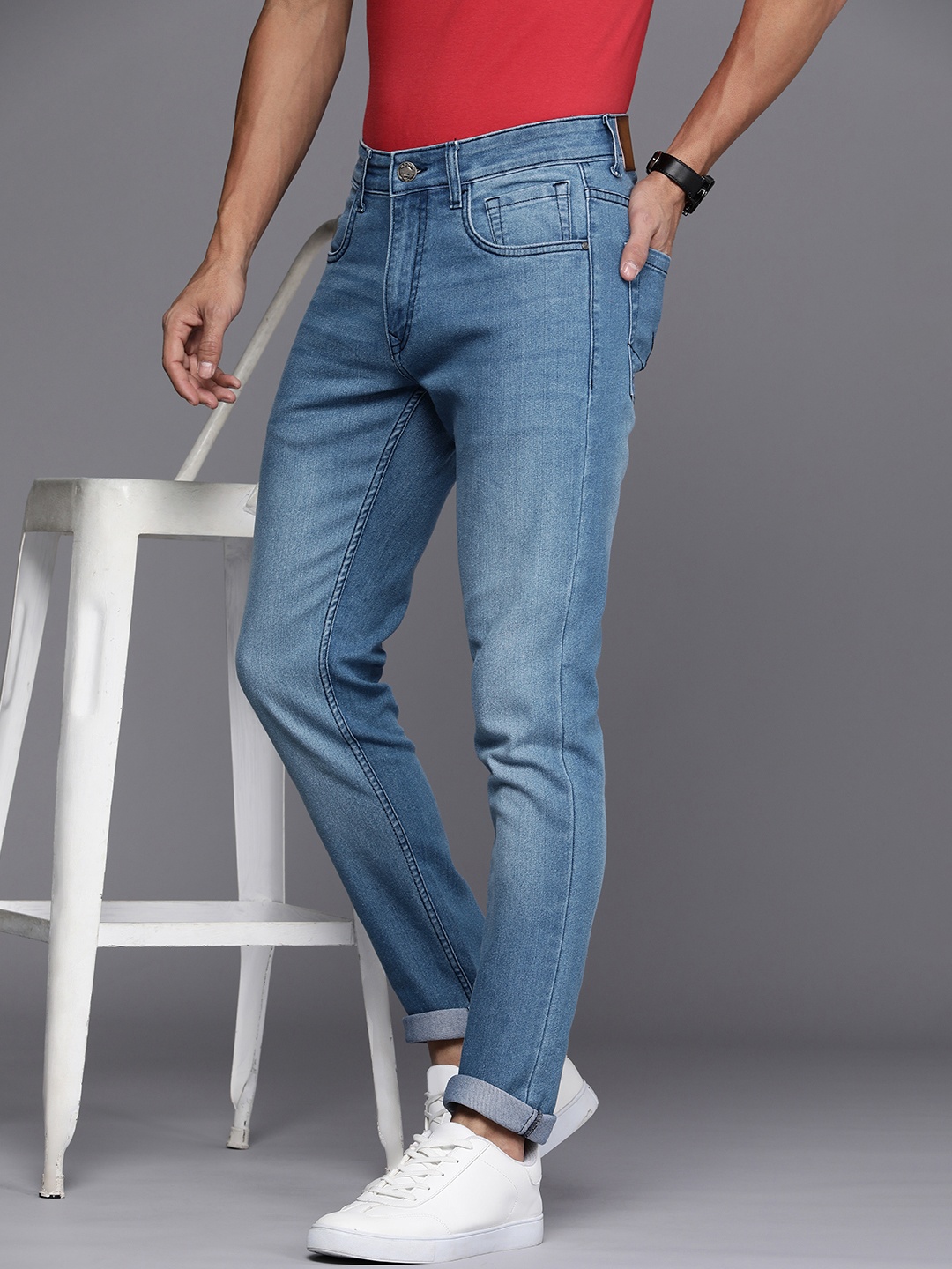 

WROGN Men Slim Fit Mid-Rise Clean Look Light Fade Stretchable Jeans, Blue