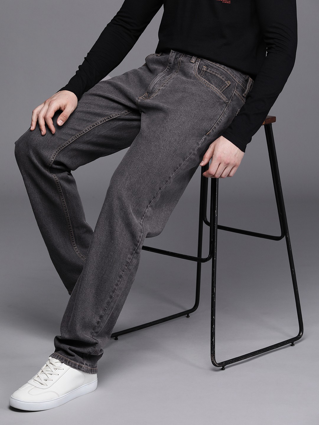 

WROGN Men Anti Fit Stretchable Jeans, Grey