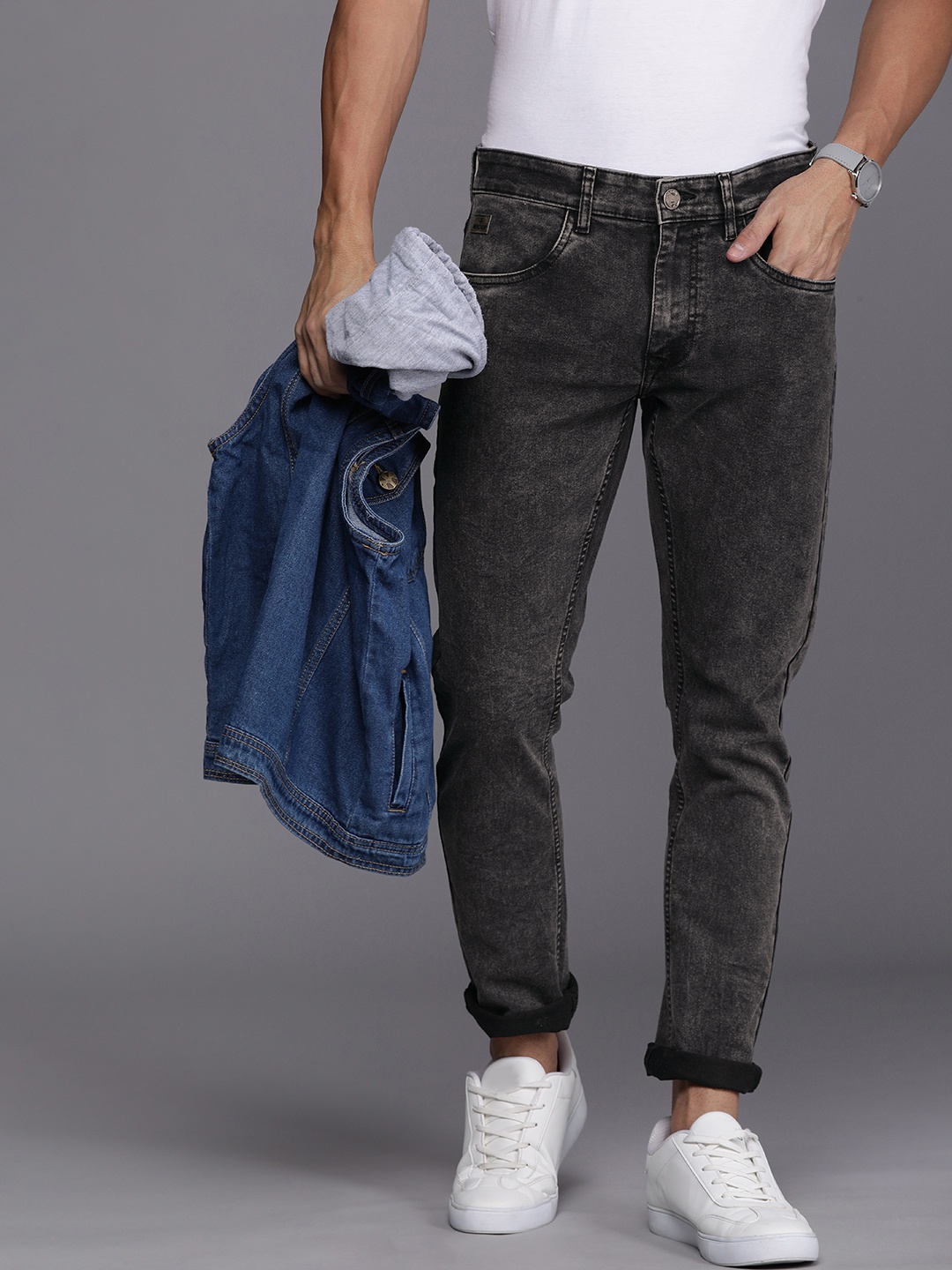 

WROGN Men Mid-Rise Slim Fit Heavy Fade Stretchable Jeans, Charcoal