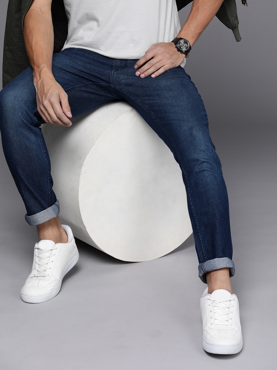 

WROGN Men Slim Fit Light Fade Stretchable Jeans, Blue