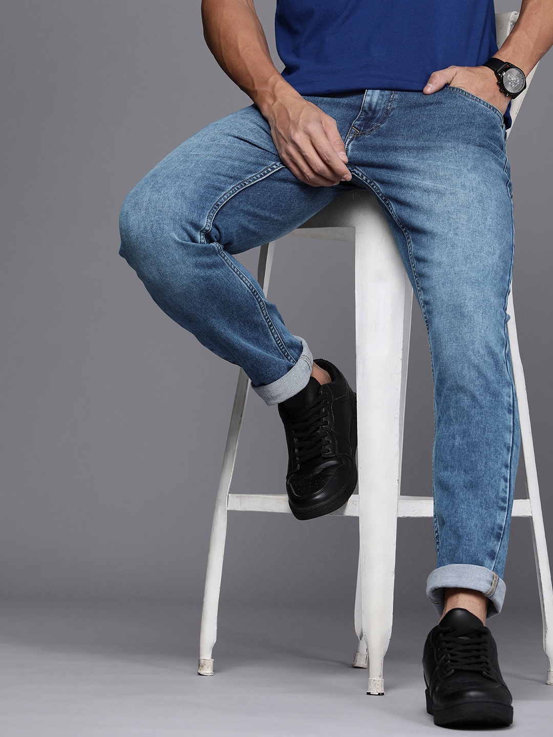 

WROGN Men Slim Fit Mid-Rise Heavy Fade Stretchable Jeans, Blue