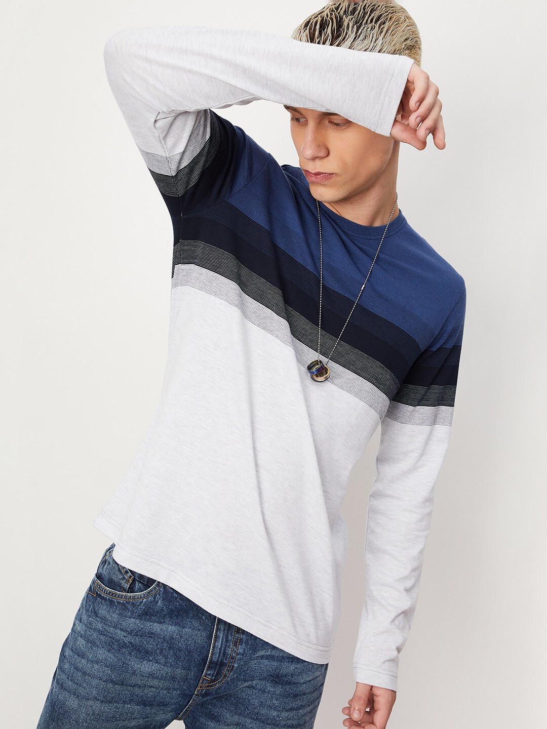 

max Round Neck Long Sleeves Colourblocked T-shirt, Blue