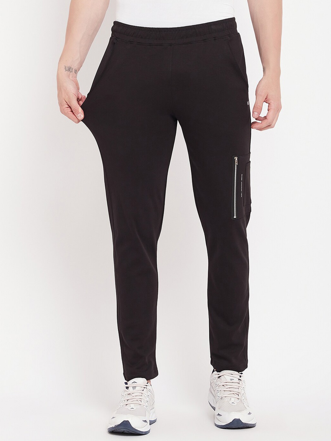 

Okane Men Regular Fit Cotton Track Pants, Black