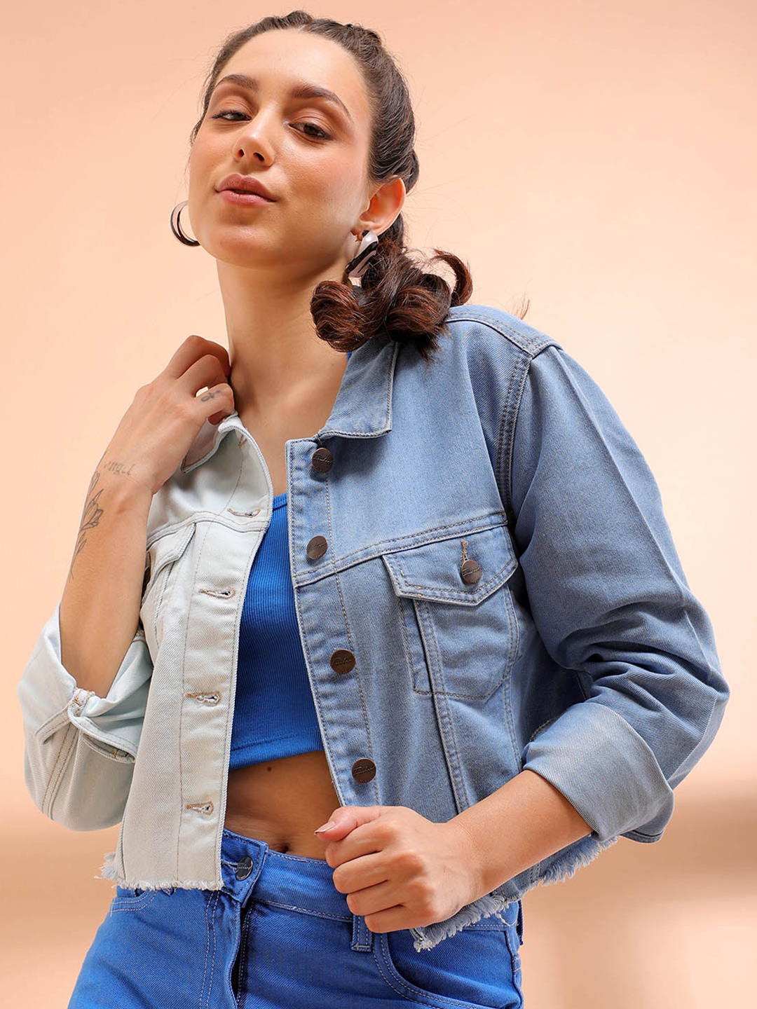 

Freehand by The Indian Garage Co Colourblocked Cotton Crop Denim Jacket, Blue