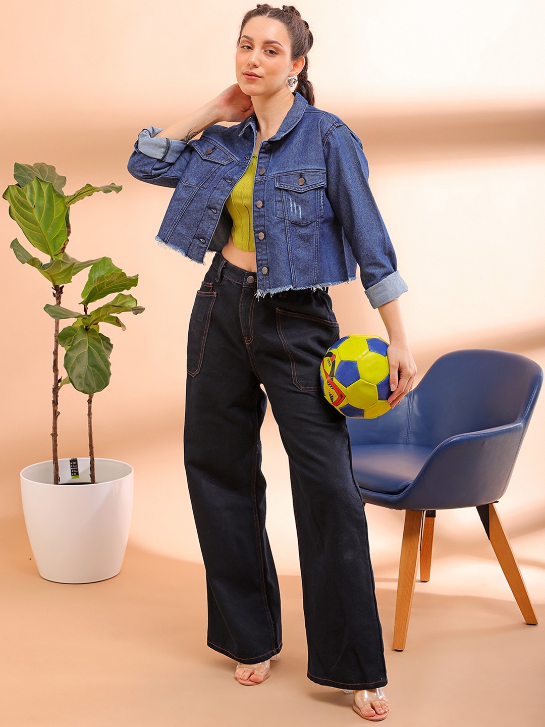 

Freehand by The Indian Garage Co Women Pure Cotton Crop Denim Jacket, Blue