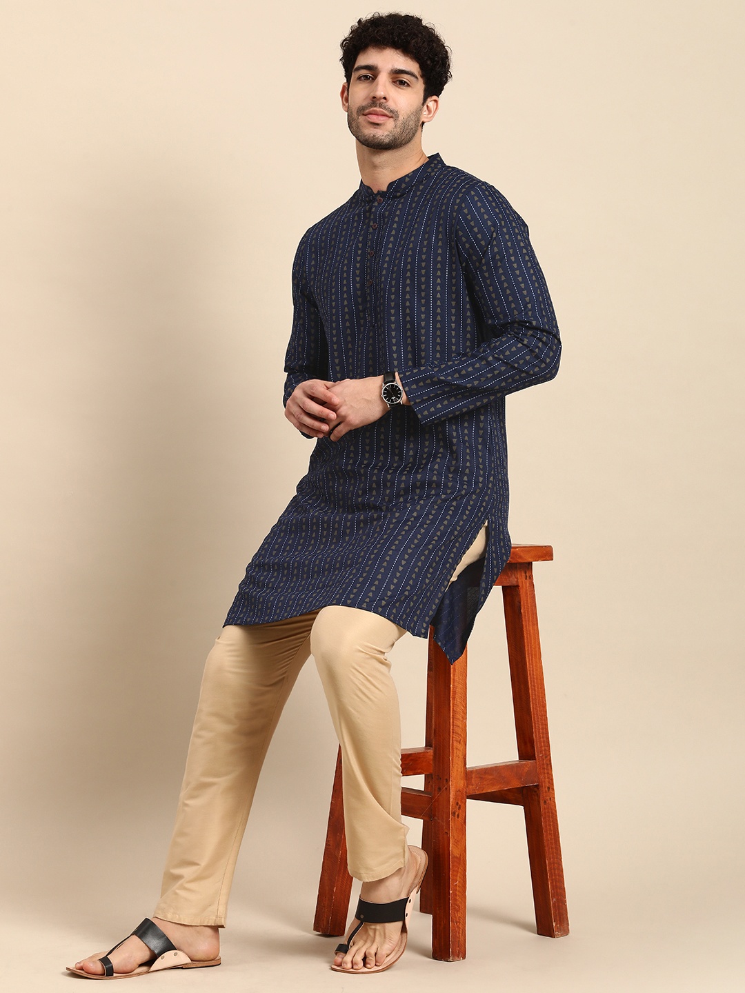 

Anouk Geometric Printed Kurta, Navy blue