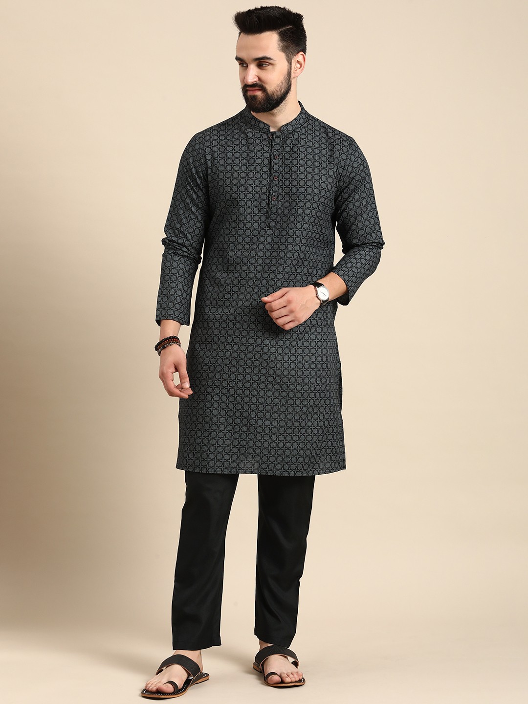 

Anouk Geometric Printed Regular Kurta with Trousers, Black
