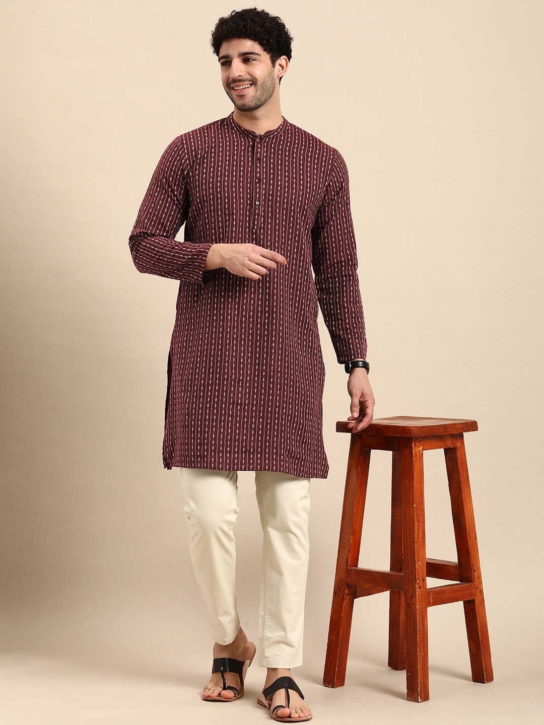 

Anouk Woven Design Kurta, Burgundy