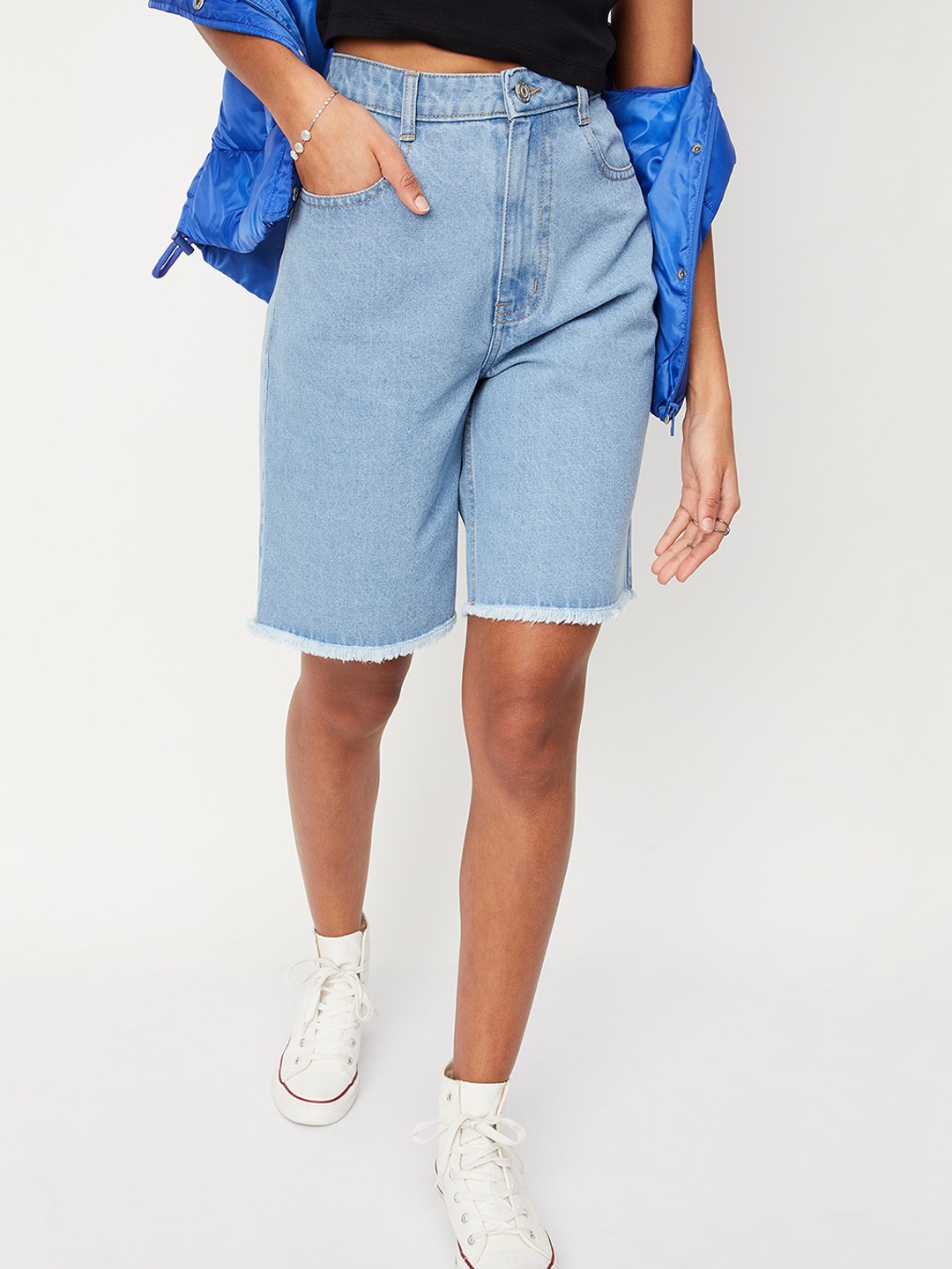 

max Women Blue Denim Shorts