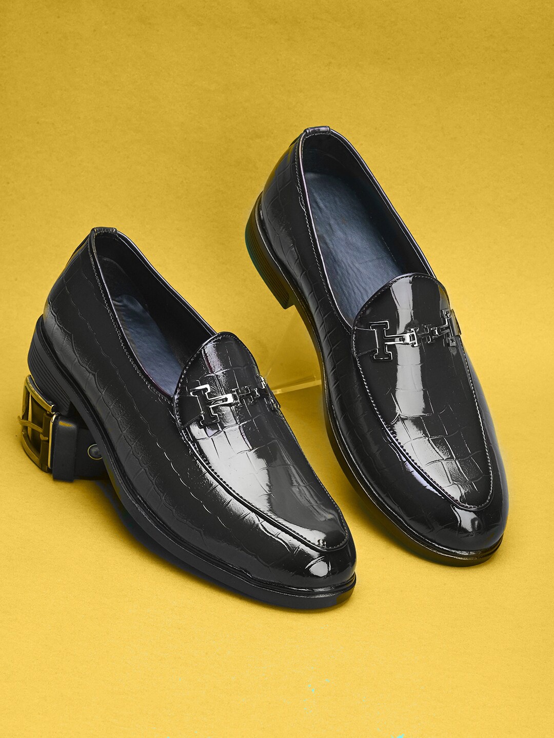 

HERE&NOW Men Textured Formal Horsebit Loafers, Black