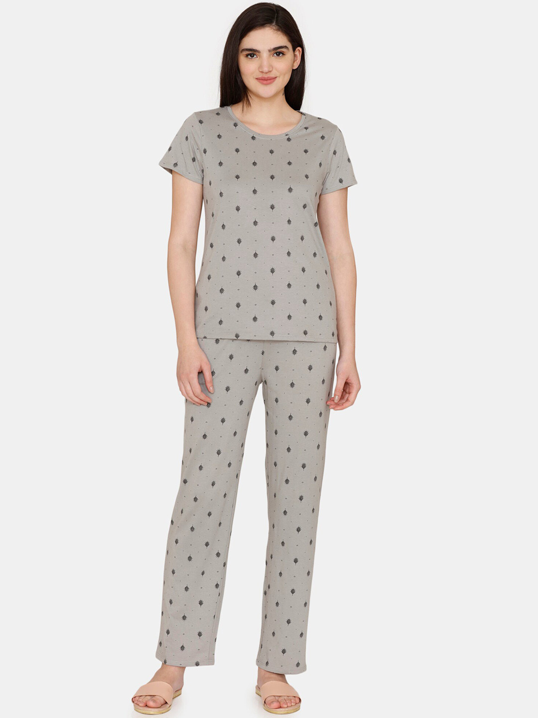 

Zivame Women Grey & Black Printed Night suit