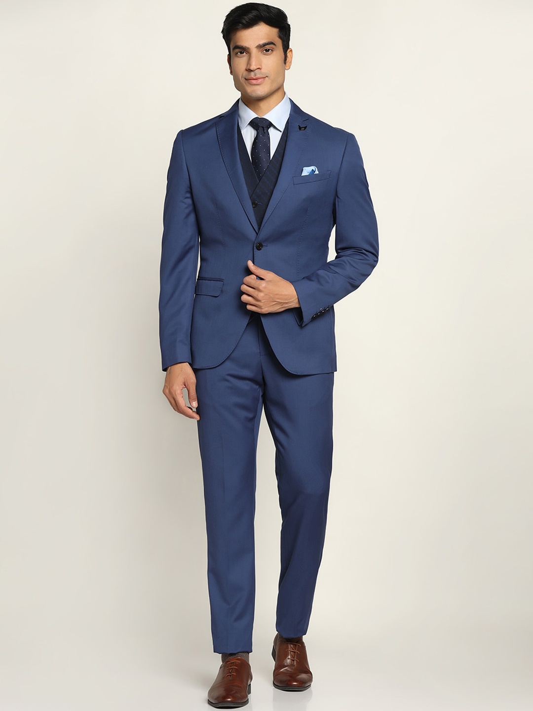 

Blackberrys Single Breasted Slim Fit Three Piece Formal Suit, Blue