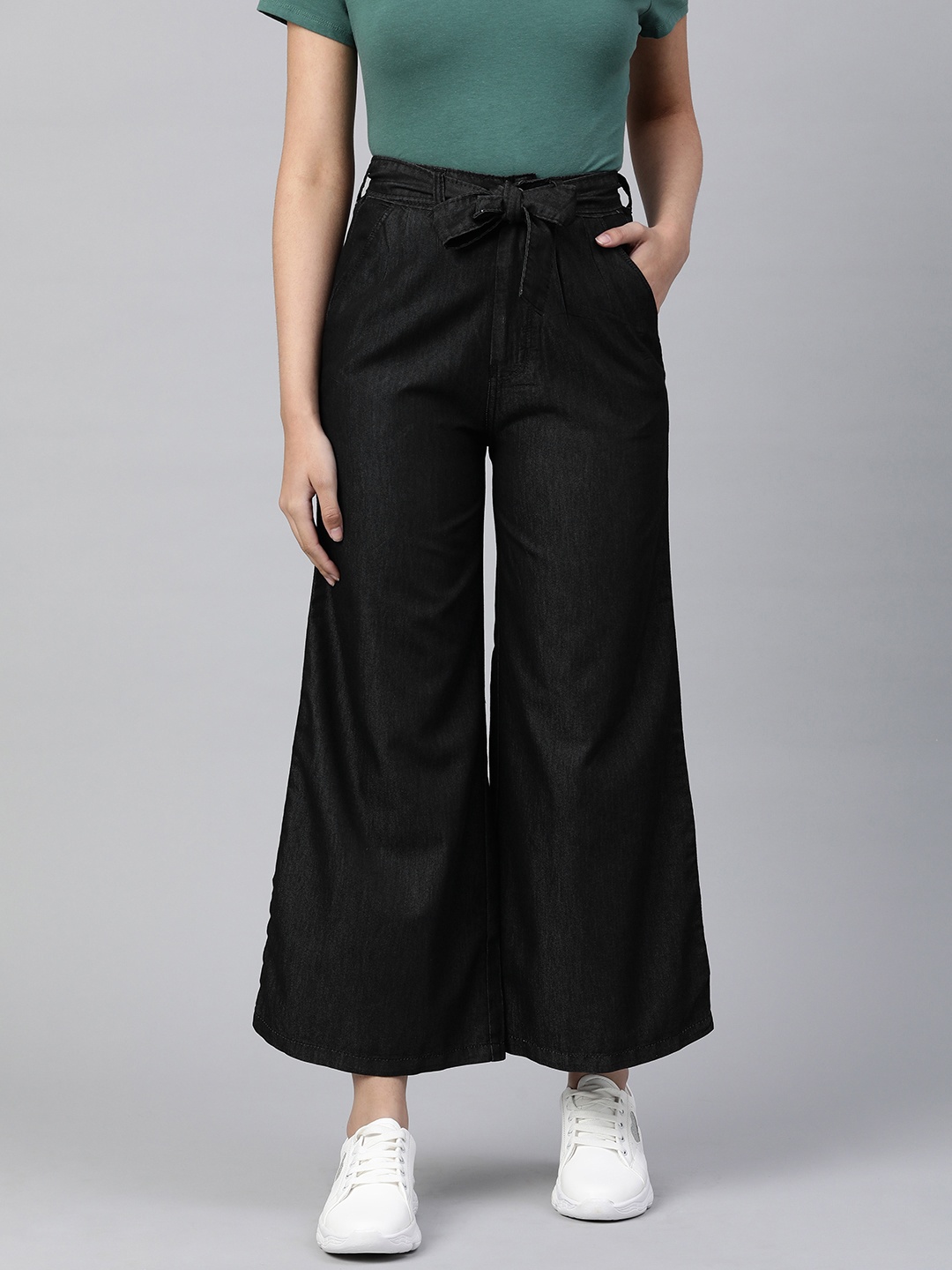 

ADBUCKS Flared High-Rise Jeans, Black