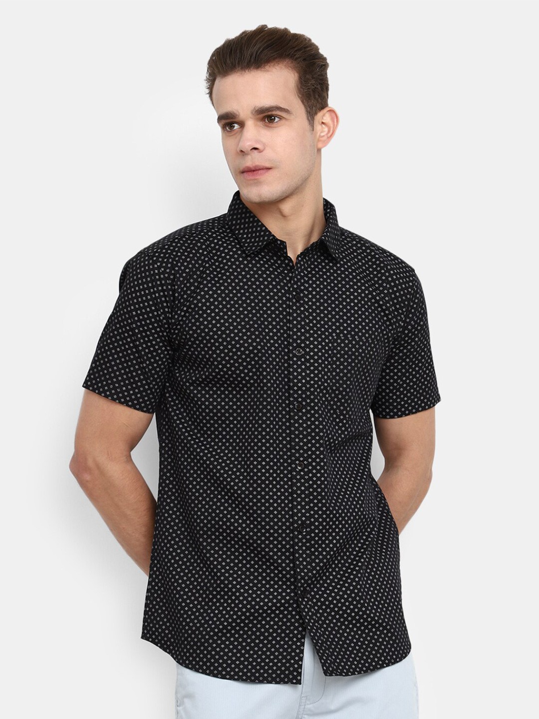 

V-Mart Micro Ditsy Printed Cotton Casual Shirt, Black