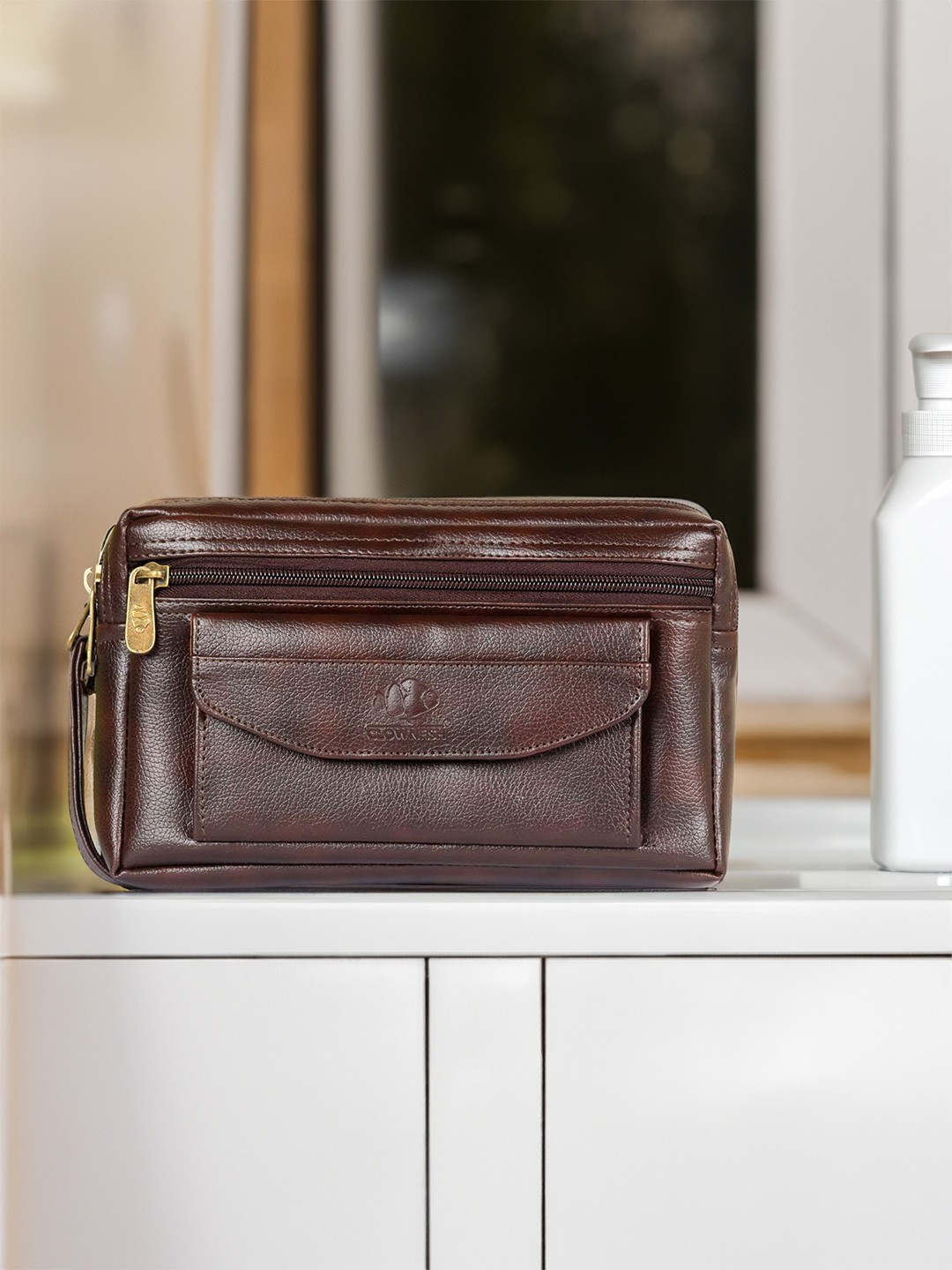 

THE CLOWNFISH Men Textured Pouch Wrist Handbag, Brown