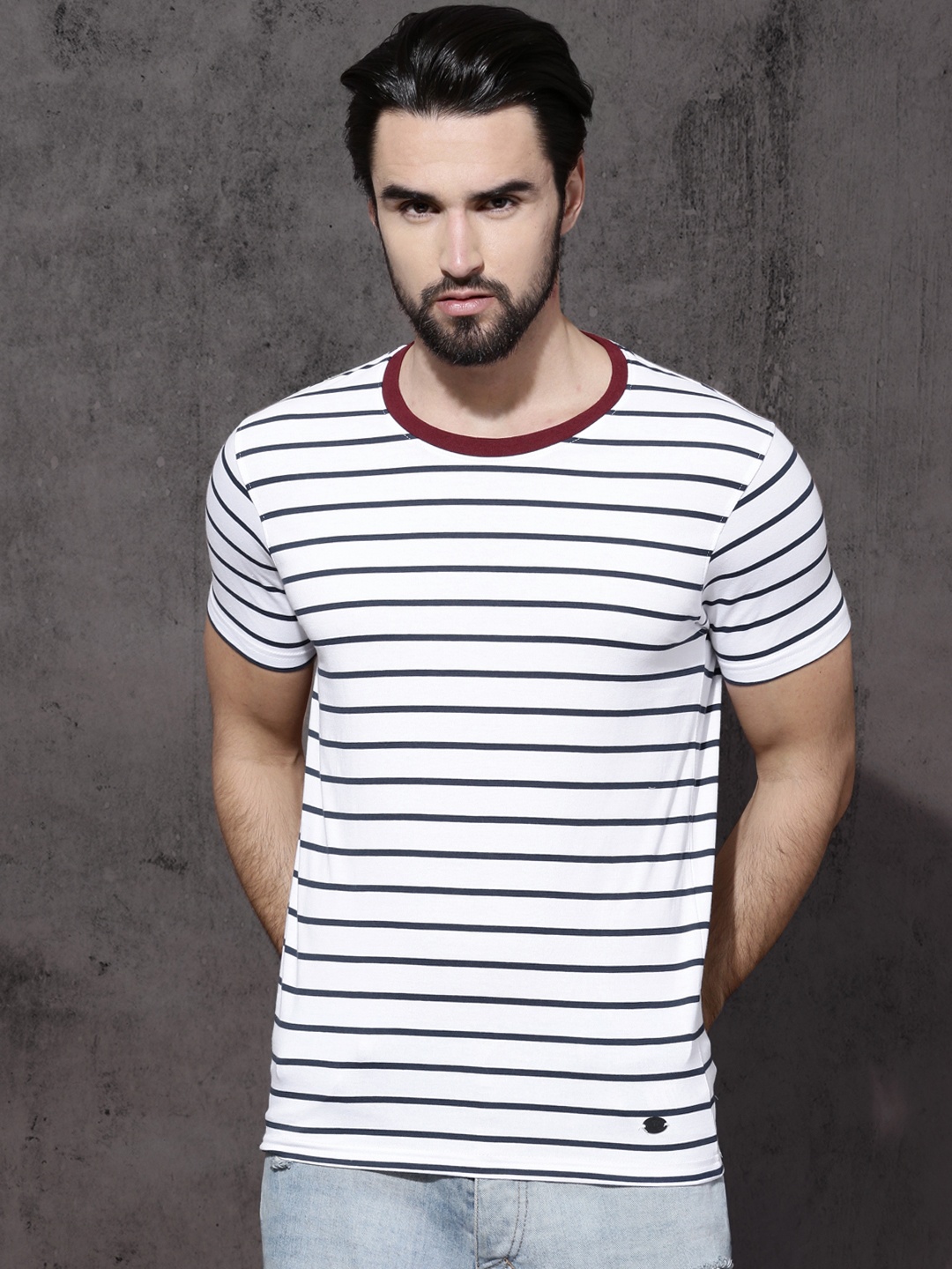 

Roadster Men Off-White Navy Striped Round Neck Pure Cotton T-shirt
