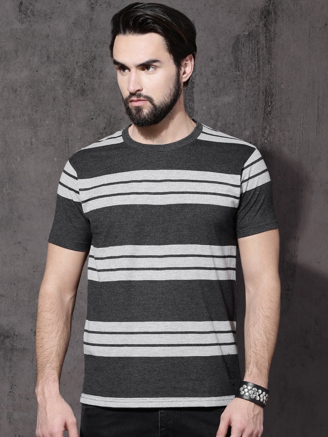 

Roadster Men Grey Striped Round Neck T-shirt