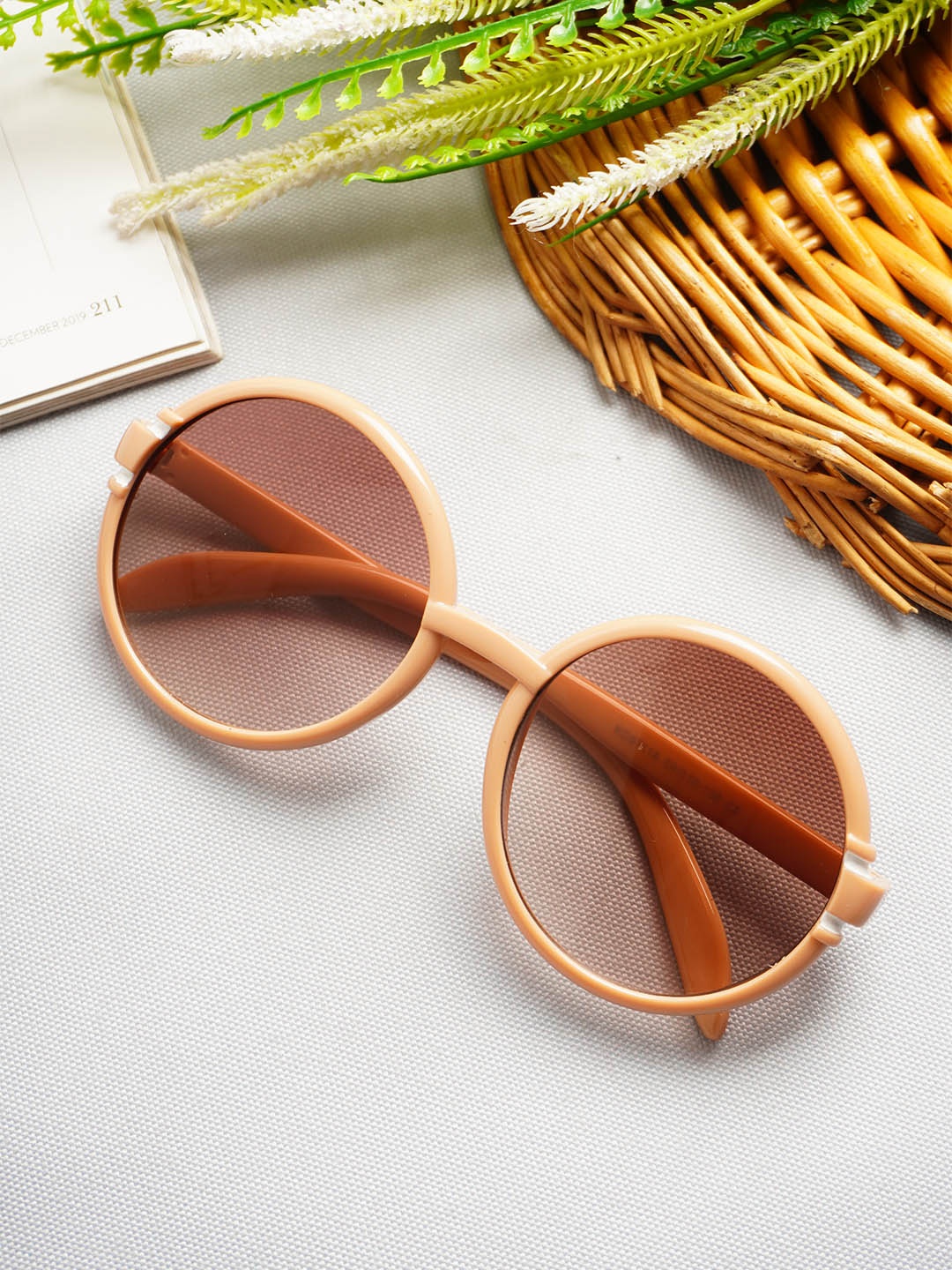 

Ferosh Plastic Round Sunglasses, Brown