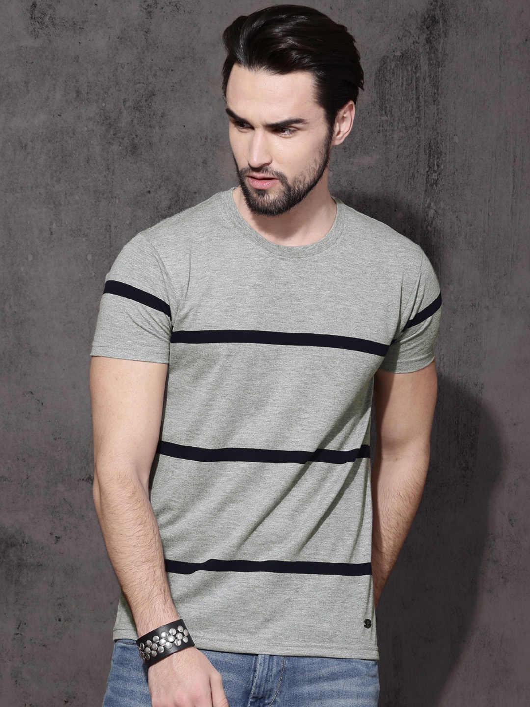 

Roadster Men Grey Melange & Navy Striped Round Neck T-shirt