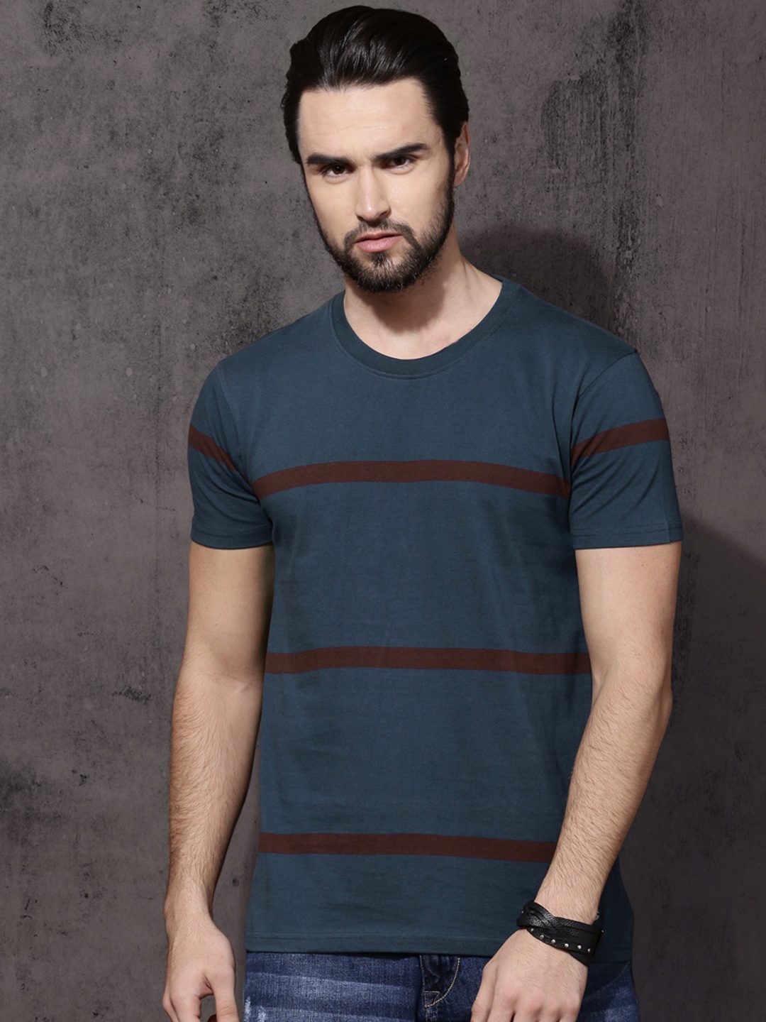 

Roadster Men Blue Striped Round Neck T-shirt
