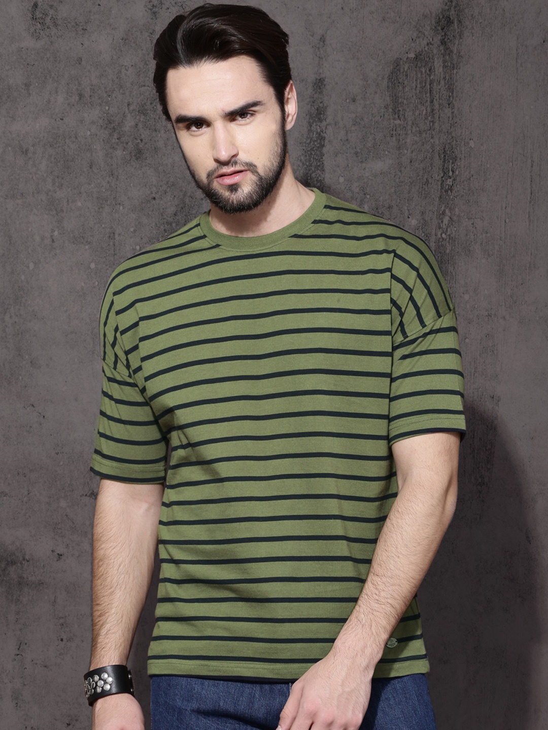 

Roadster Men Olive Green & Navy Blue Striped Round Neck T-Shirt