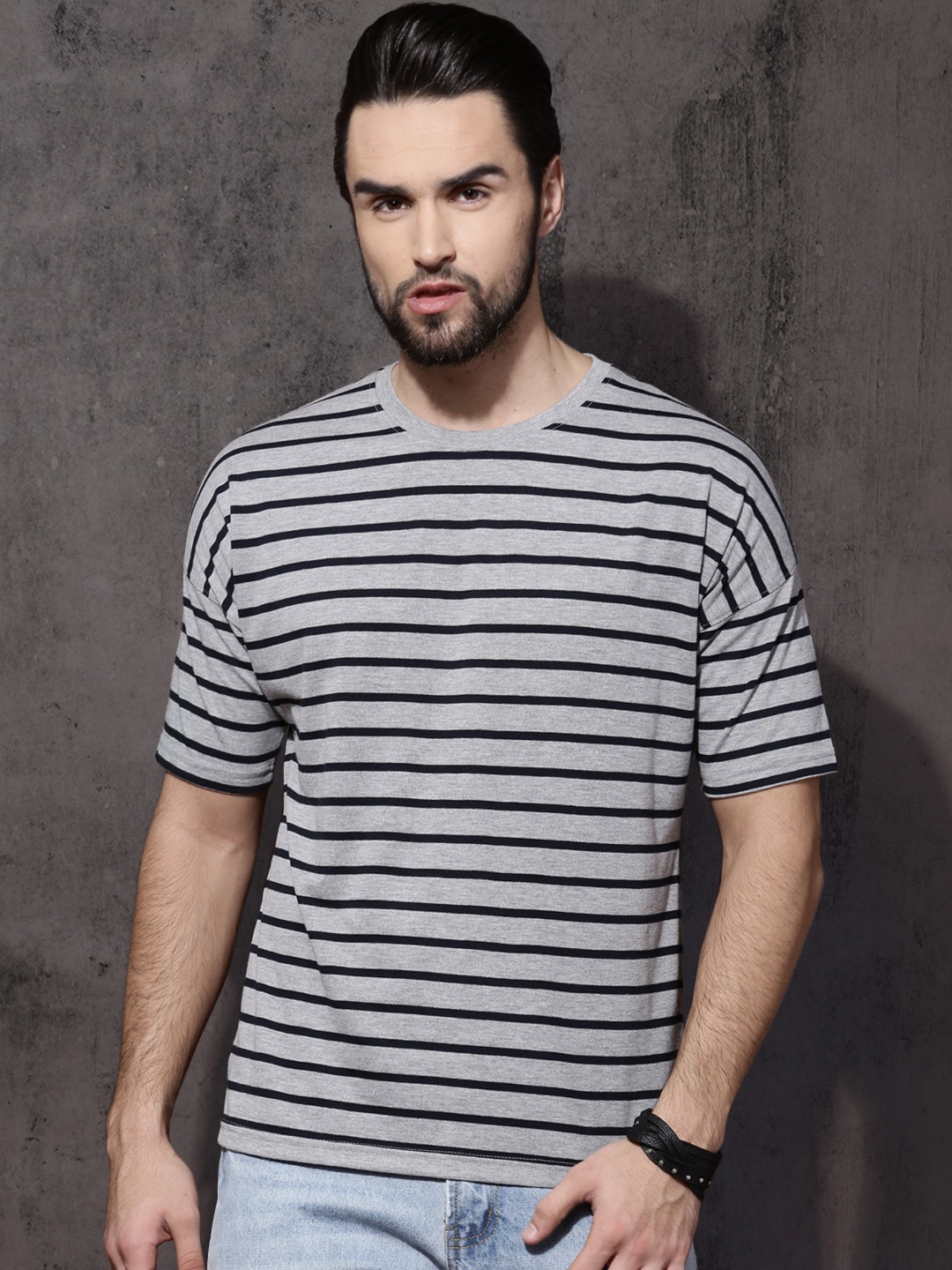 

Roadster Men Grey Striped Round Neck T-shirt