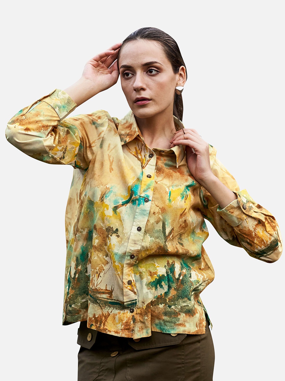 

NEOFAA Women Green Floral Printed Casual Shirt